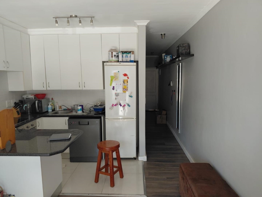 To Let 1 Bedroom Property for Rent in Okennedyville Western Cape